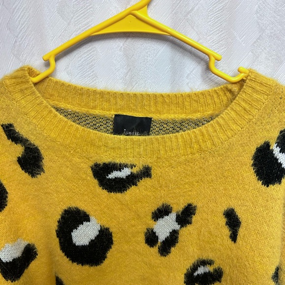Lumiere Leopard Sweater, Yellow, Size Large. Made With Nylon And Acrylic. - Picture 6 of 8